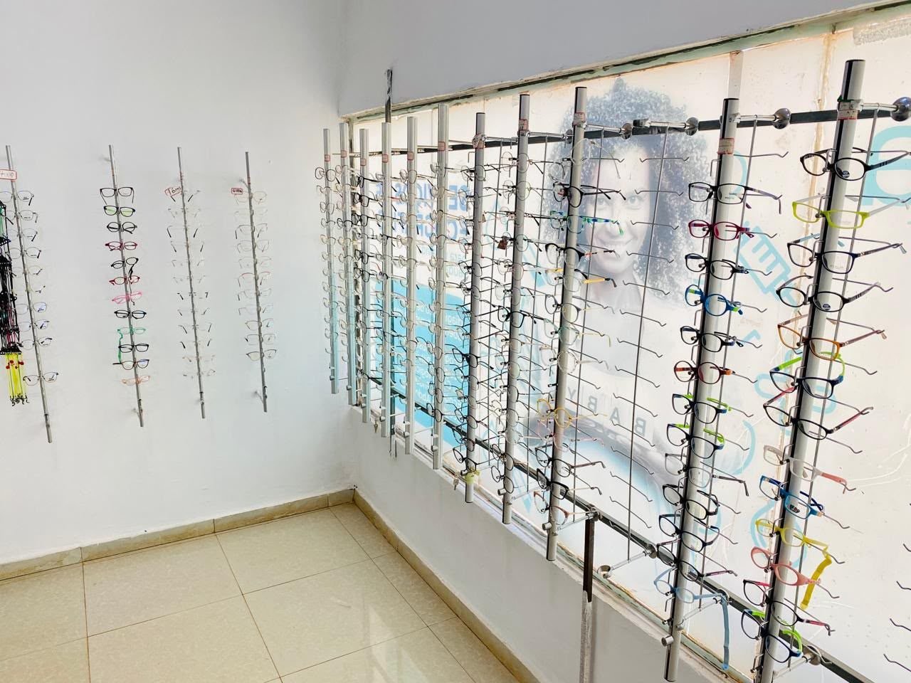 Óptica Infoprest — Cuanza Norte — Armações e Lentes